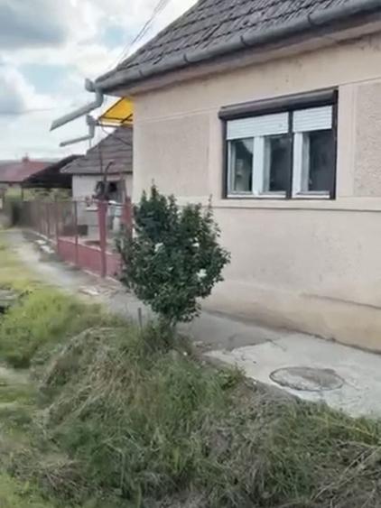 Casă cu 3 camere în Sântioana