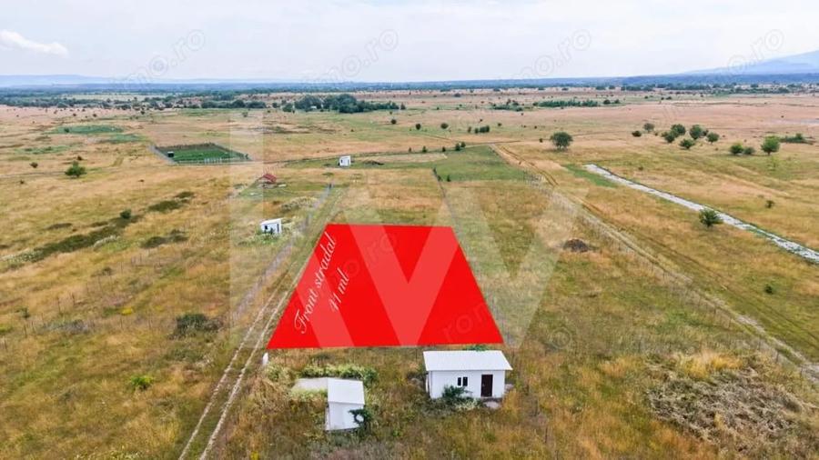 Teren cu priveli?te spectaculoasa spre Mun?ii Fagara?- Valea Avrigului - 2