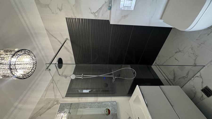 Apartament cu 3 camere decomandat în Bucur Obor