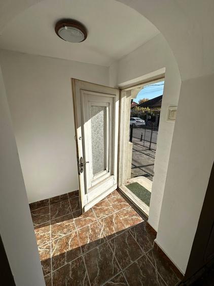 Casă cu 4 camere cu Teren 667 Mp în Central