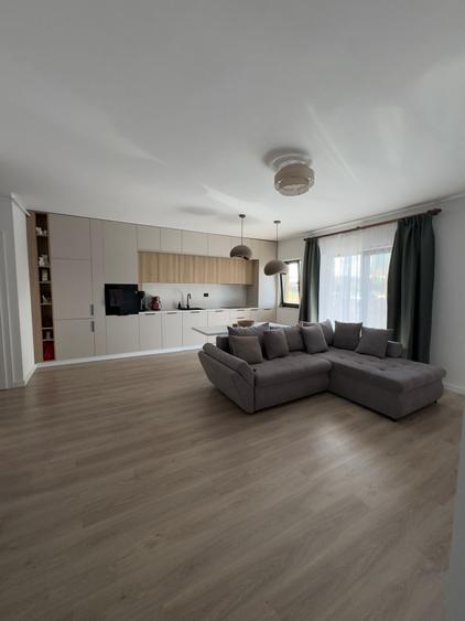 Apartament cu 2 camere semidecomandat în Florești