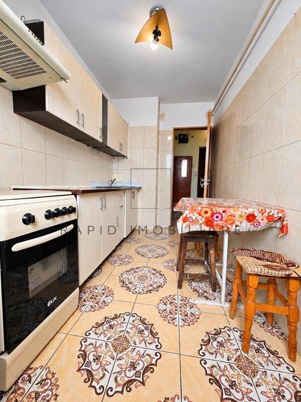 Apartament cu 3 camere în Micro 20