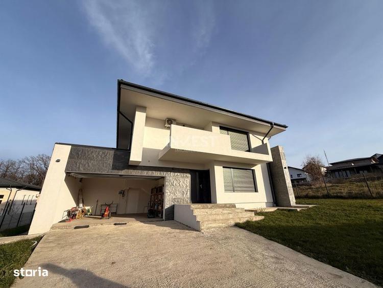 Casă cu 5 camere cu Teren 950 Mp în Bucium