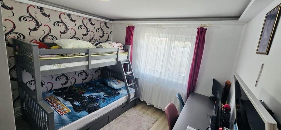 Apartament cu 2 camere decomandat în Exterior Vest