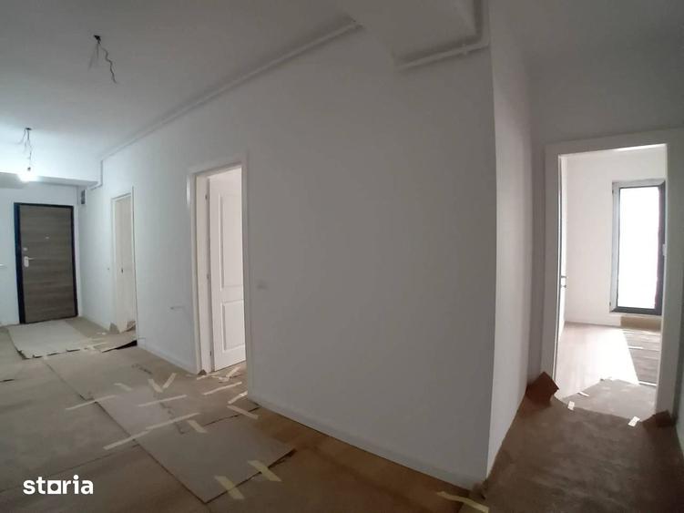 Apartament cu 4 camere decomandat în Herăstrău
