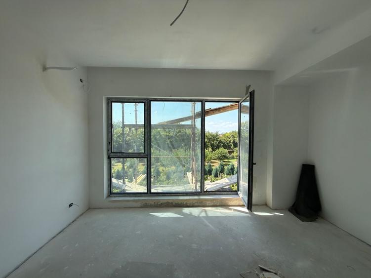 Apartament cu 2 camere decomandat în Tunari
