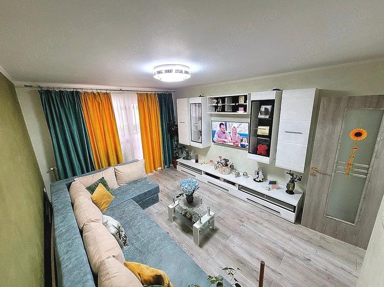 Apartament cu 3 camere decomandat în Central