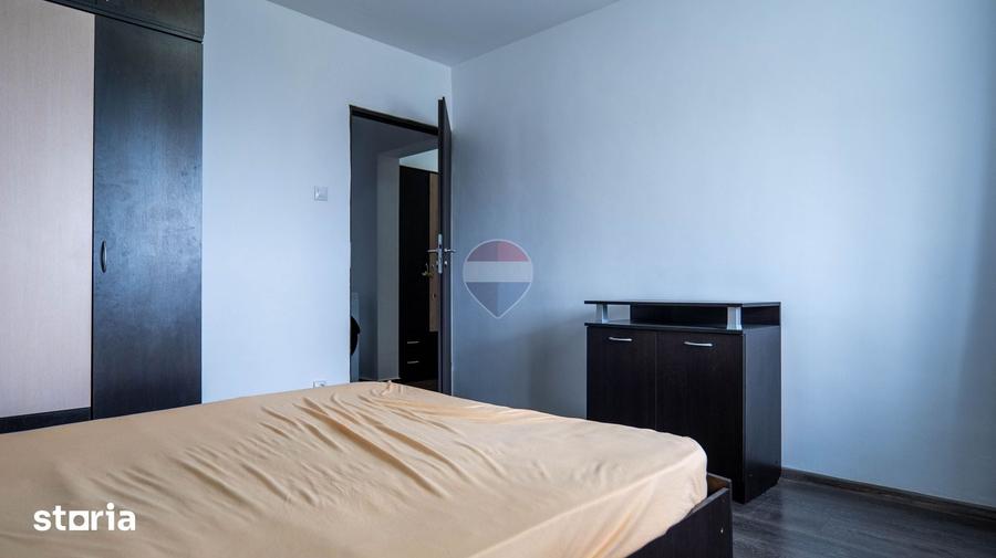 Apartament cu 3 camere în Tei