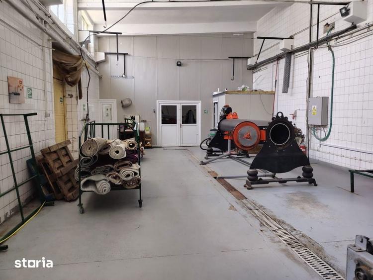 Spațiu comercial, de 300 mp, în Rovine