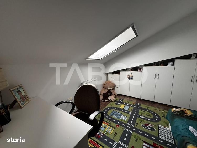 Apartament cu 4 camere semidecomandat, mobilat în Lazaret