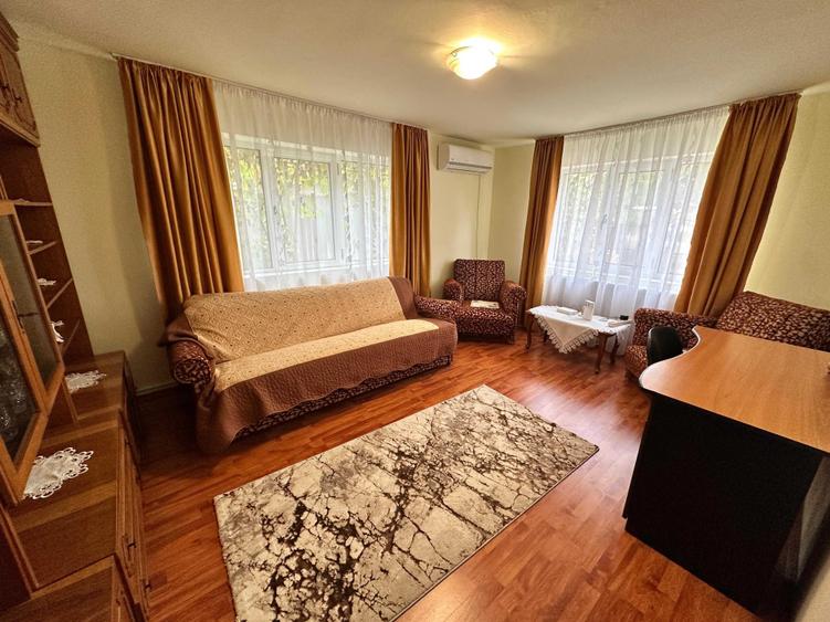 Casă cu 4 camere decomandat în Strejnicu