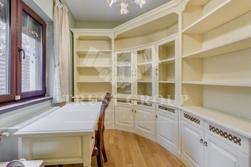 Apartament cu 8 camere decomandat, mobilat în Cotroceni