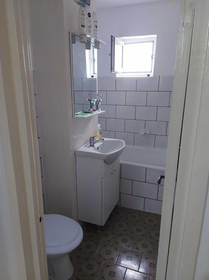 Apartament cu 2 camere decomandat în Micro 5