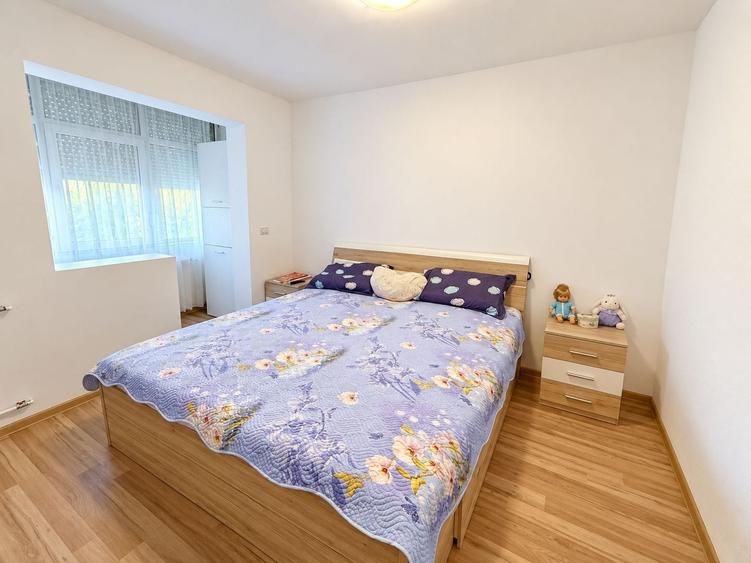 Apartament cu 3 camere semidecomandat în Complex Studențesc