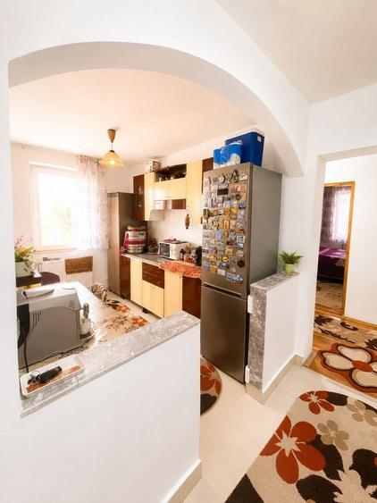 Apartament cu 4 camere decomandat în Central