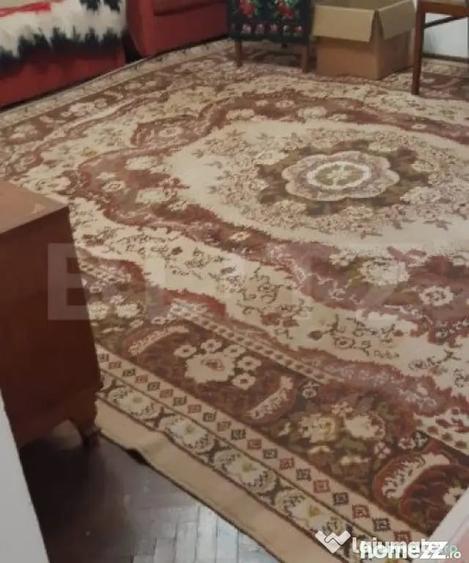 Casă cu 5 camere cu Teren 2348 Mp în Găești