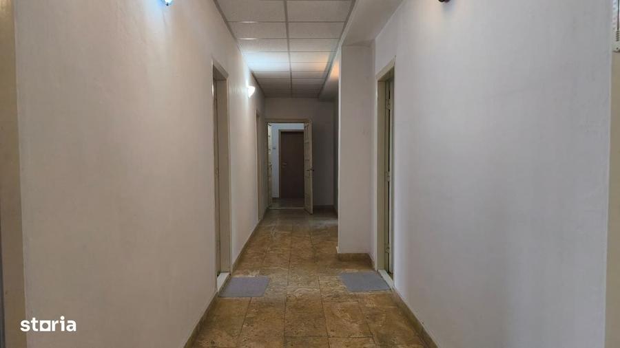 Spațiu comercial, de 30 mp, în Central