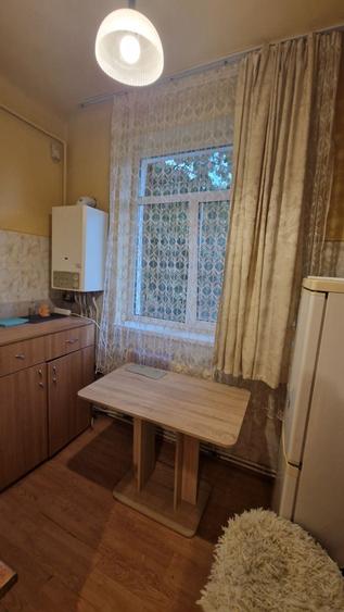 Garsonieră decomandată în Central