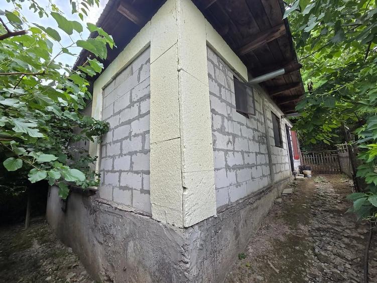 Casă cu 3 camere cu Teren 571 Mp în Sud