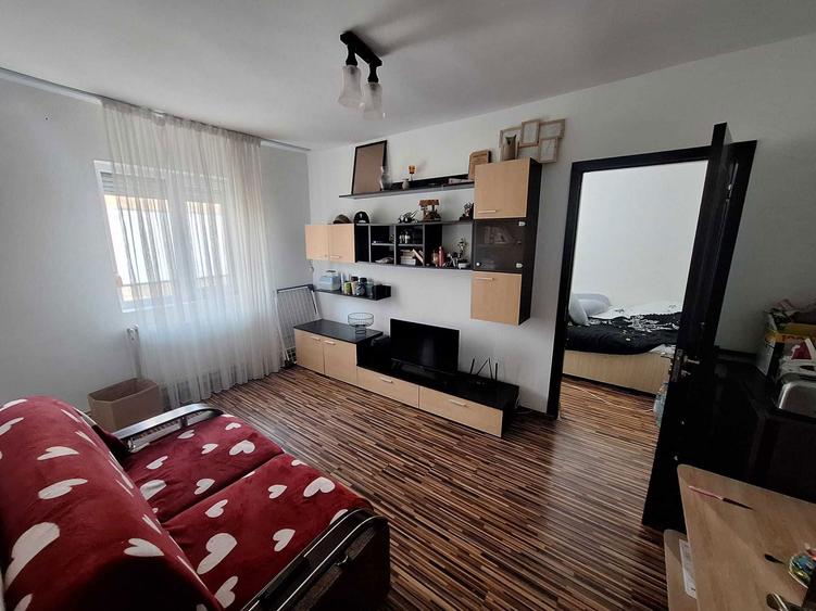 Apartament cu 2 camere decomandat în Măgura
