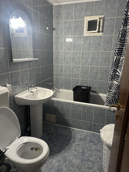 Apartament cu 3 camere decomandat în Tomești