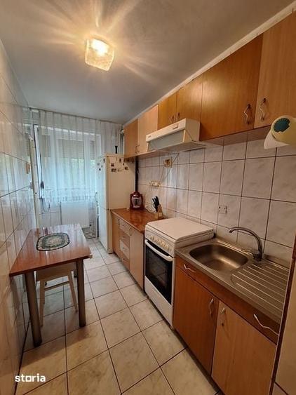 Apartament cu 2 camere decomandat în Micro 17