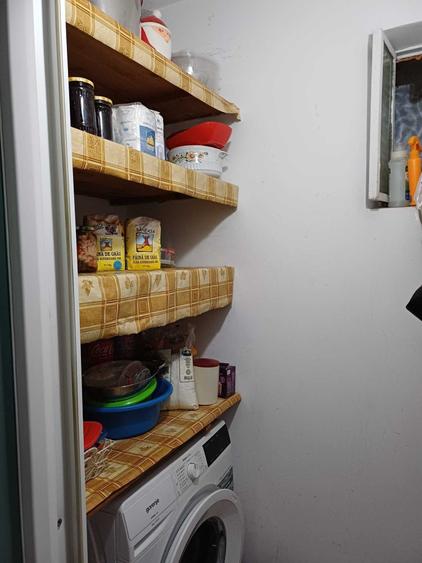 Apartament cu 3 camere semidecomandat în Teilor