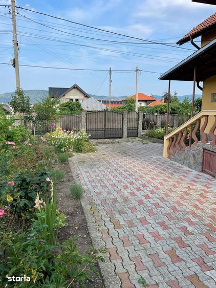 Casă cu 3 camere cu Teren 600 Mp în Central