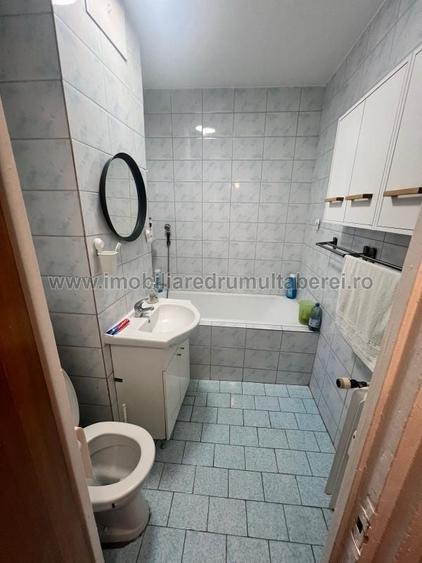 Apartament cu 3 camere decomandat în Drumul Taberei