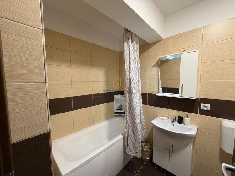 Apartament cu 2 camere semidecomandat, mobilat în Central