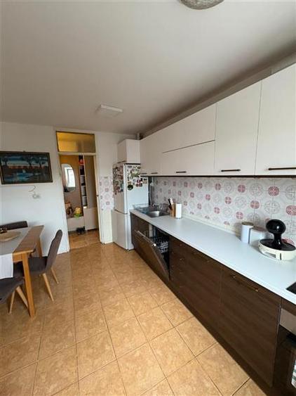 Apartament cu 3 camere semidecomandat, mobilat în Grigorescu