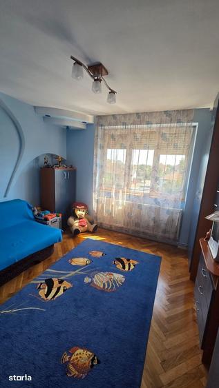 Apartament cu 3 camere decomandat în Burdea