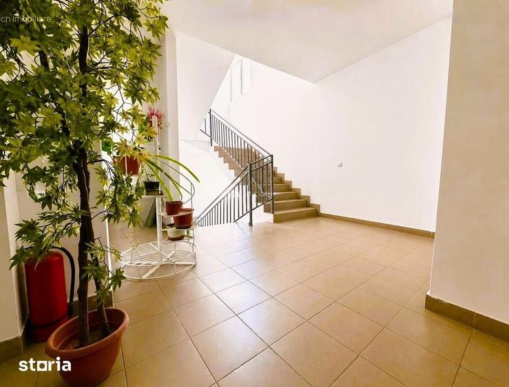 Spațiu comercial, de 3,500 mp, în Central