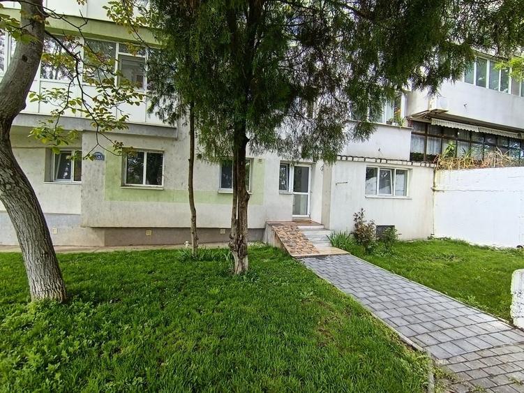 Apartament si spatiu comercial - 6