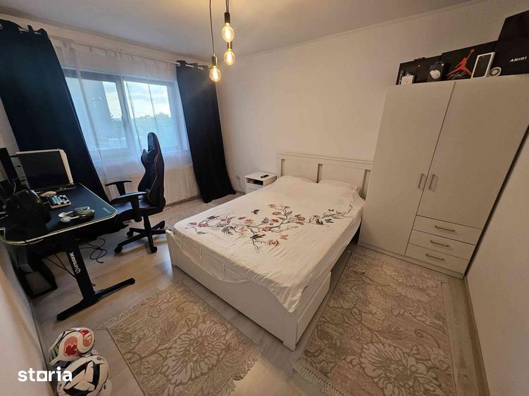 Casă cu 5 camere decomandat cu Teren 520 Mp în Malu Mare