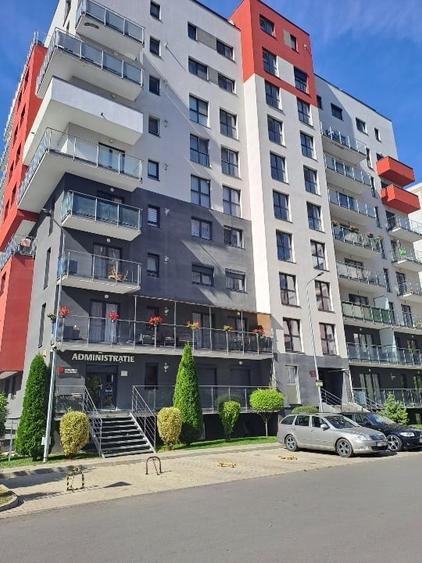 Apartament cu 3 camere decomandat, mobilat în Tractorul