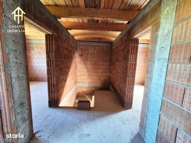 Casă cu 4 camere cu Teren 220 Mp în Central