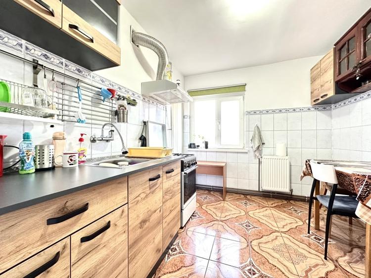 Apartament cu 2 camere semidecomandat, mobilat în Bucovina