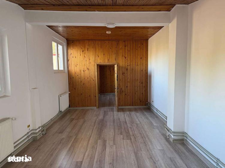 Inchiriez birou de 25mp la etajul 1 al unui showroom din Baneasa - 5