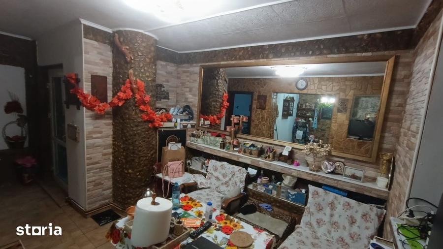 Casă cu 4 camere cu Teren 1460 Mp în Bariera Vâlcii