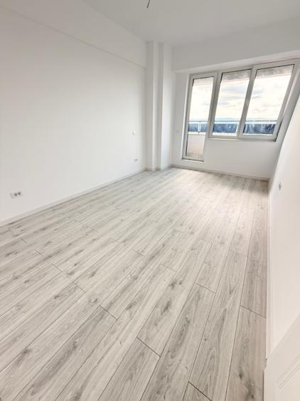 Penthouse cu 4 camere decomandat în Galata