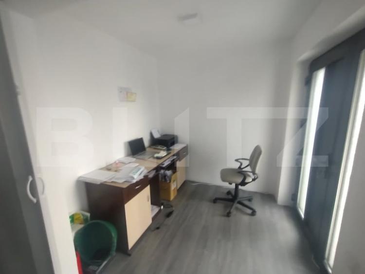 Casă individuală cu 5 camere cu Garaj în Beclean