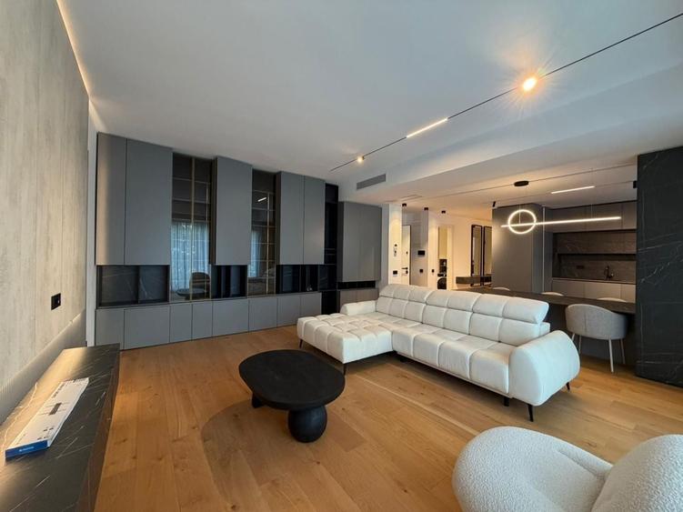Apartament cu 3 camere decomandat, mobilat în Herăstrău