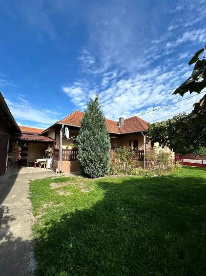 Casă cu 4 camere cu Teren 1100 Mp în Ciceu-Giurgești