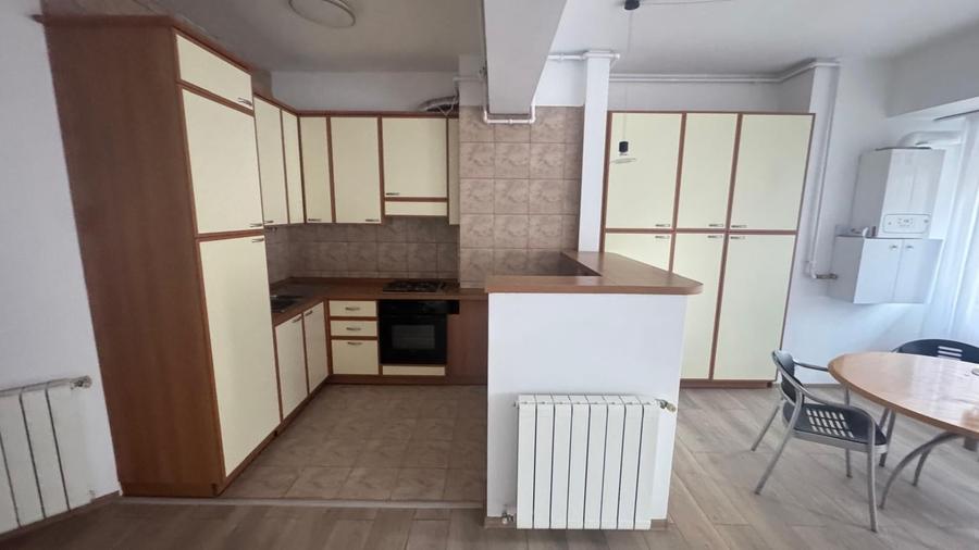 Apartament cu 3 camere decomandat în Dorobanți