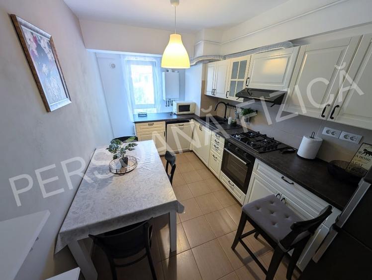 Apartament cu 3 camere decomandat, mobilat în Valea Lupului