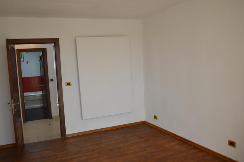 Apartament cu 2 camere în Calea București