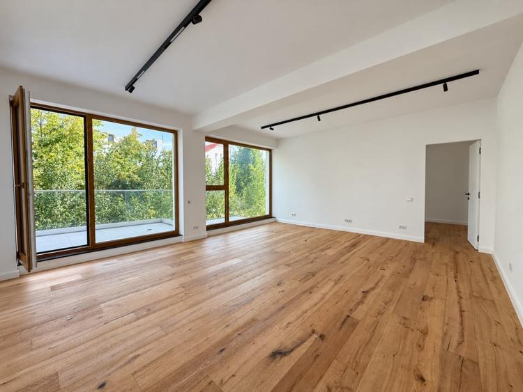 Apartament cu 3 camere decomandat în Domenii