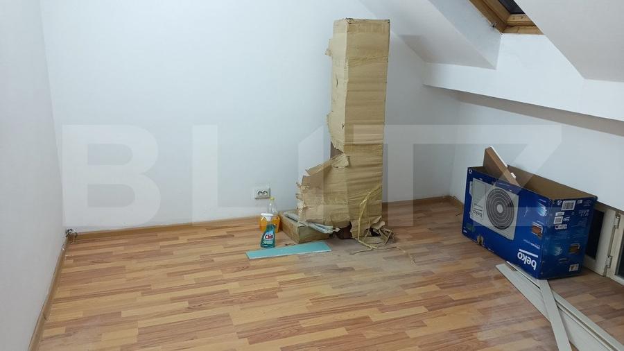 Birou, de 89 mp, în Central