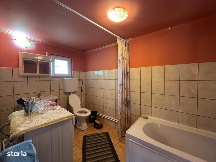 Casă cu 4 camere în Buicești